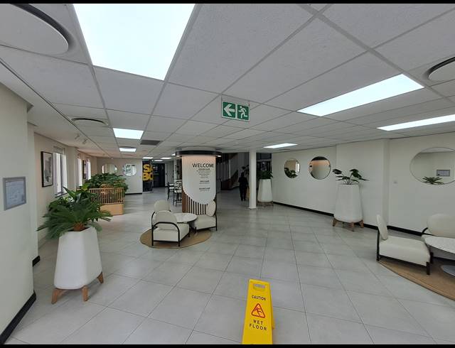 196M² OFFICE TO LET IN SANDHURST